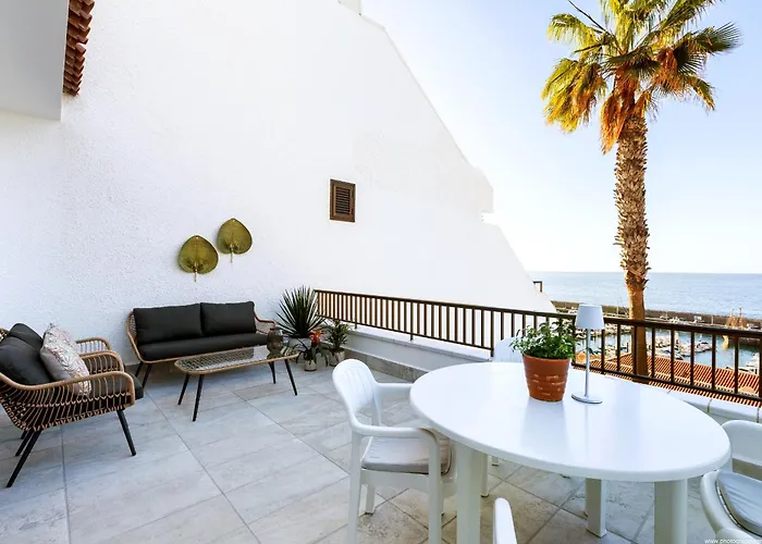 Patti Los Gigantes * Acantilado de los Gigantes