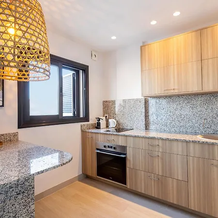 Patti Los Gigantes * Acantilado de los Gigantes