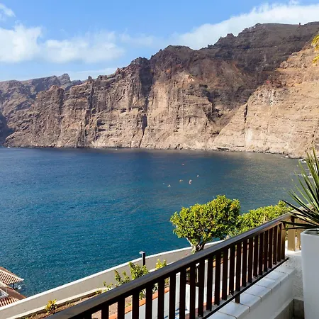 Patti Los Gigantes *