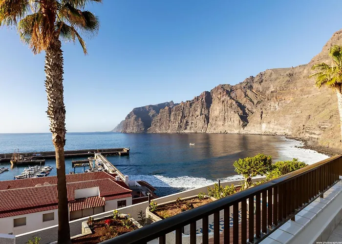 Patti Los Gigantes Acantilado de los Gigantes